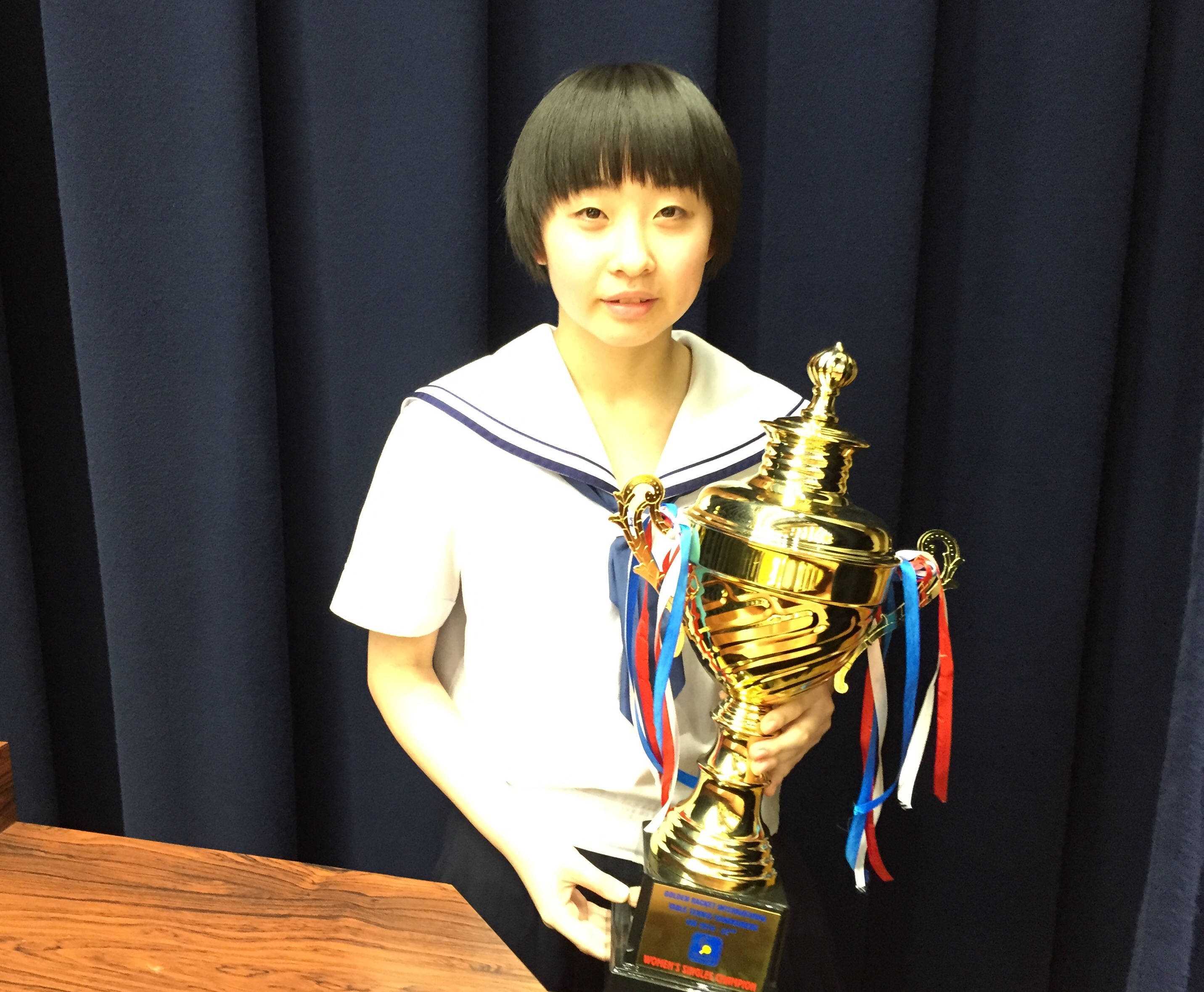 ベトナム開催の国際大会で優勝した女子卓球部の出雲さん