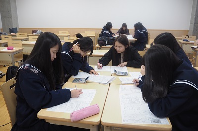 短大部のビジネス実務学科(2年) 「病院で支払う金額を計算してみよう」