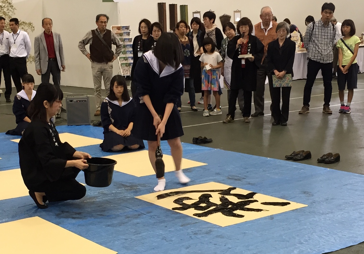 書道パフォーマンスの様子